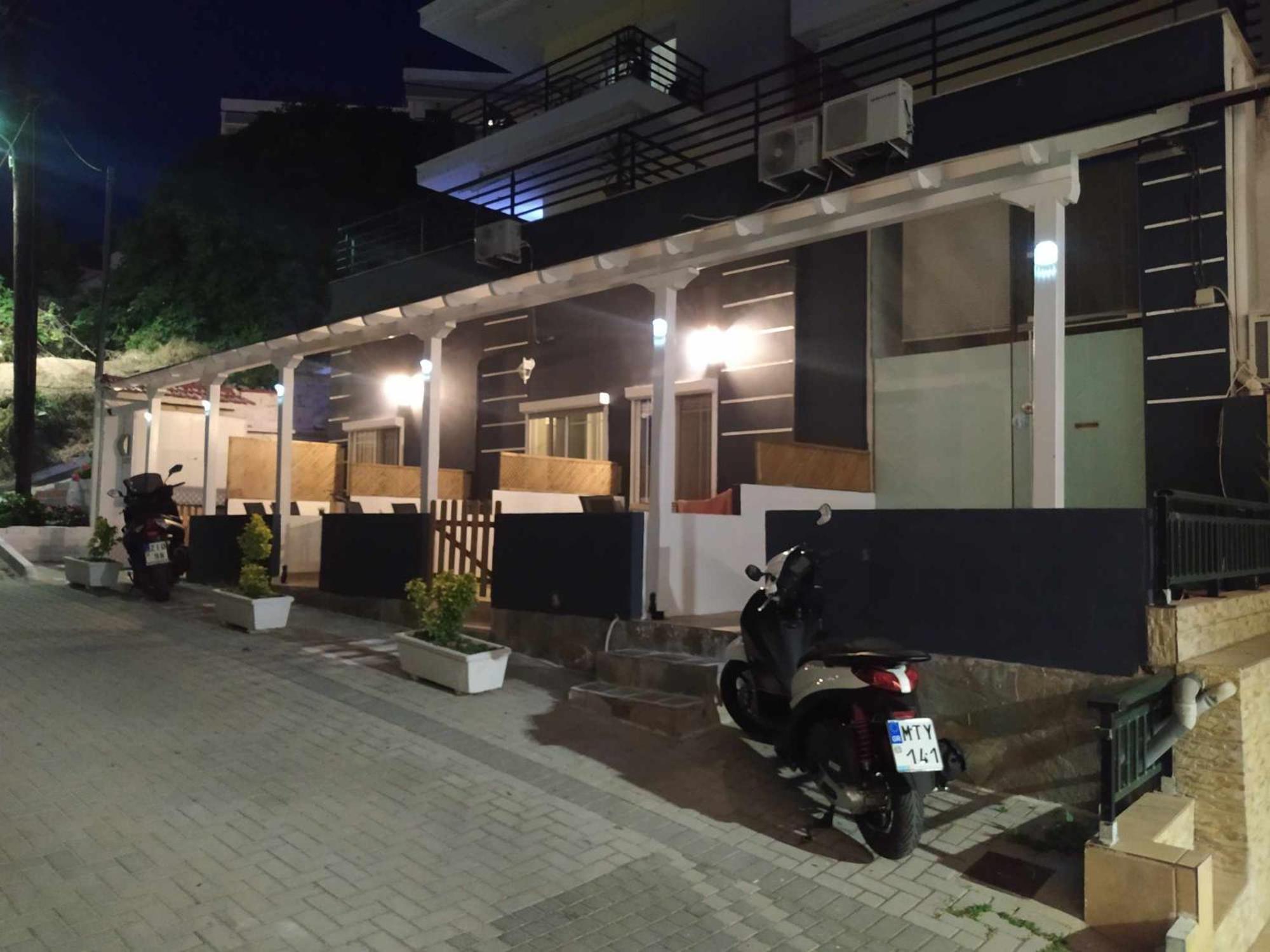 Stratos Family Apartments & Studios เนโอสมาร์มาราส ภายนอก รูปภาพ